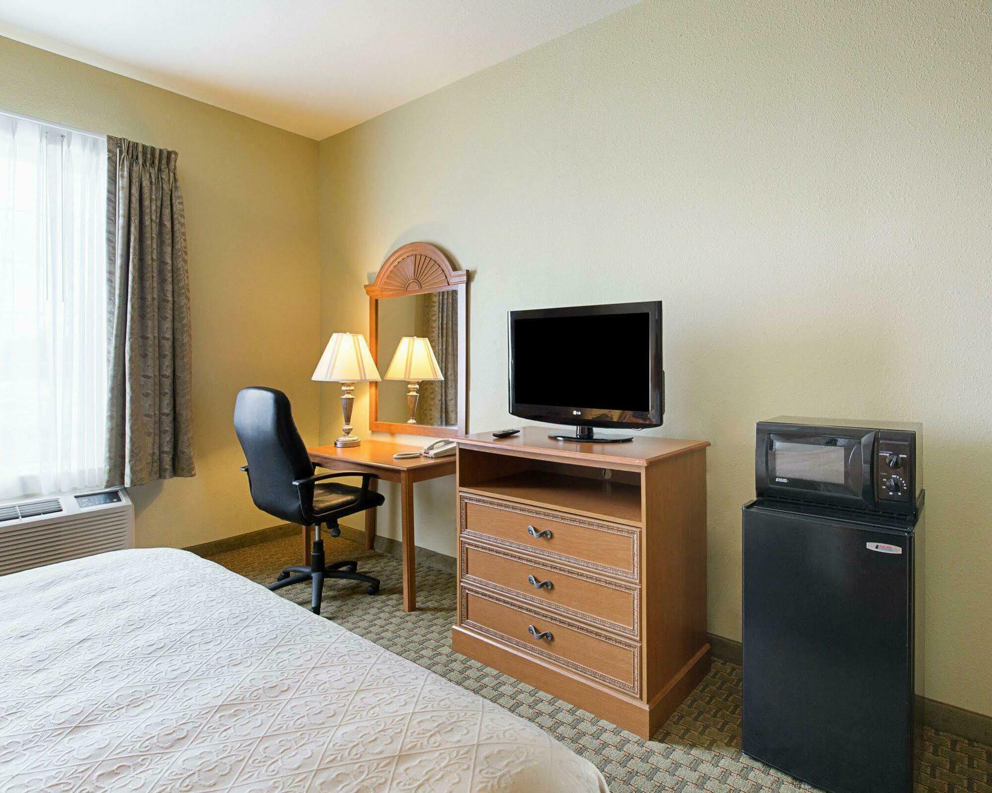 Sonesta Essential La Porte Exterior photo